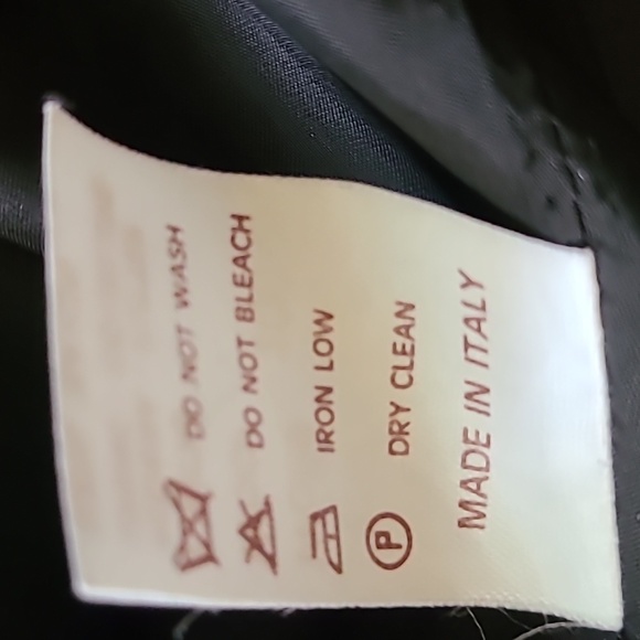 Gianfranco Ferre blazer vintage chic size 42 black wool with gold accent buttons - Picture 11 of 13